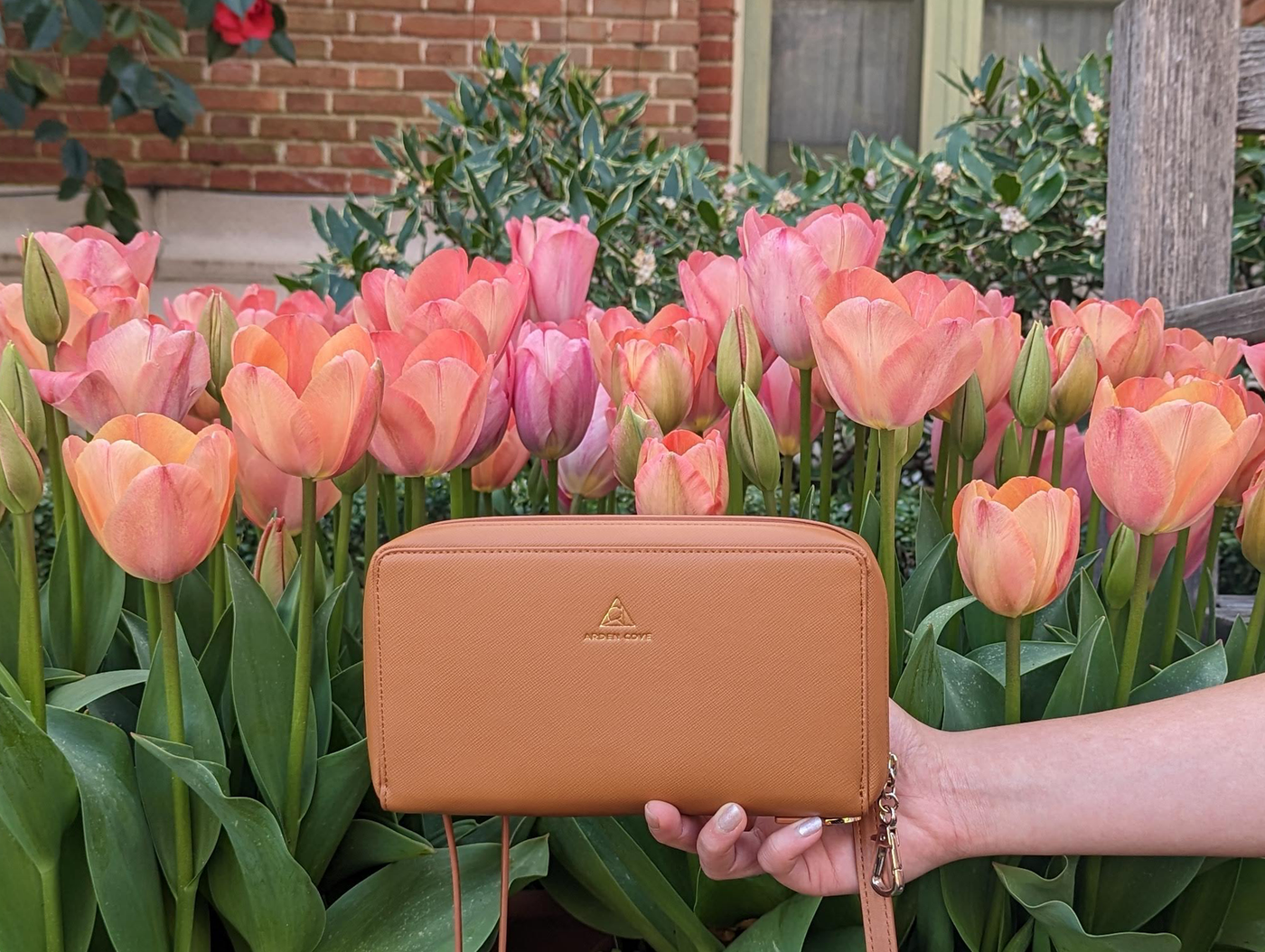 Filoli Courtyard, with Anti-theft Water-resistant Marina Grande Wallet